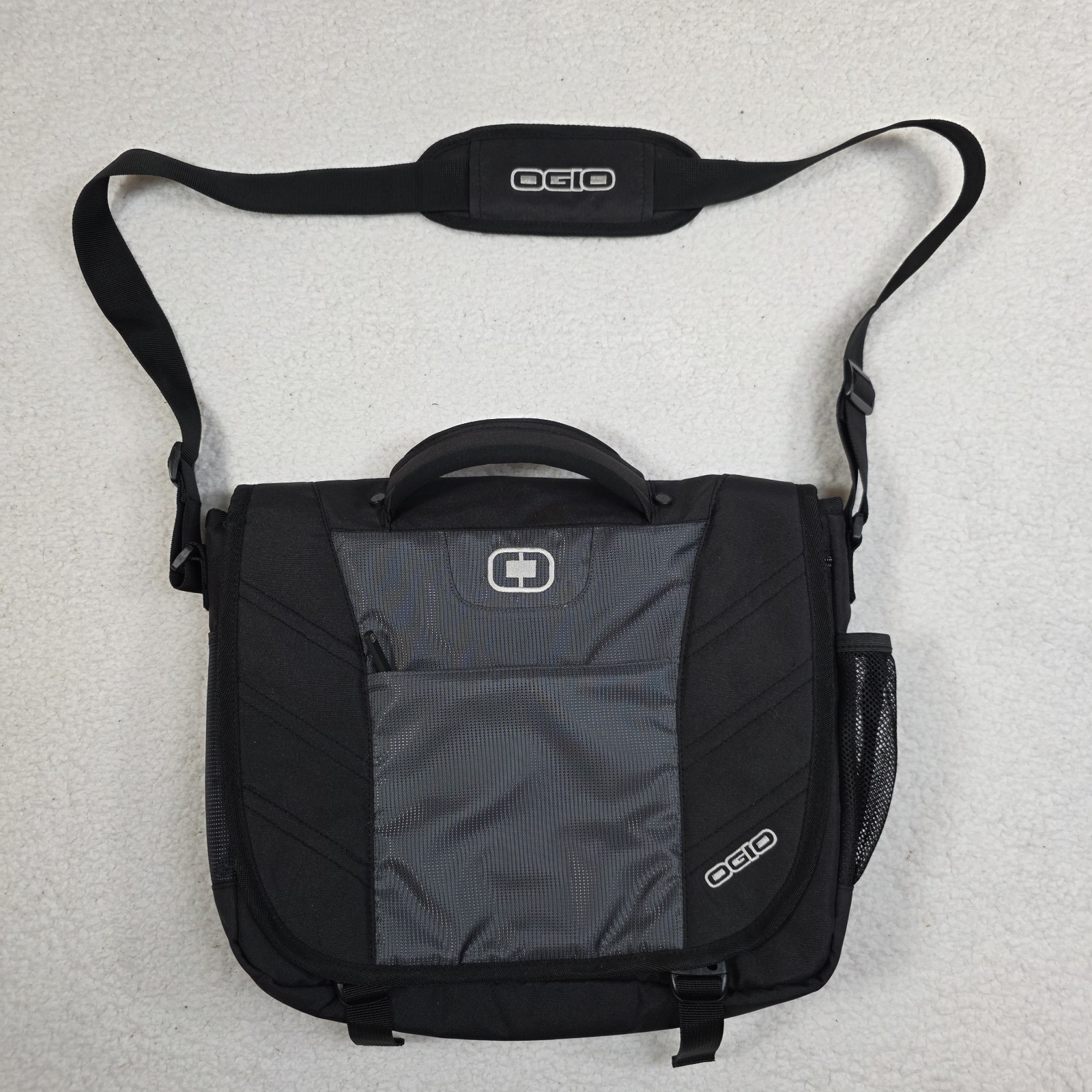 OGIO Laptop Bag Fits 17&rdquo; Laptop Upton Messenger Zip Pocket
