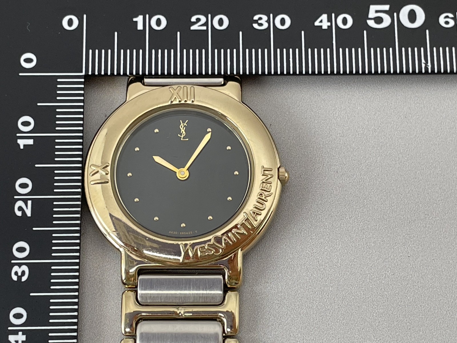 [N.MINT] Orologio Vintage Yves Saint Laurent 4620 E60957 30mm Oro Qz Quadrante Nero JP