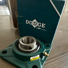 Dodge 124057 Flanged Mount Bearing 1-15/16 Bore Tapered Roller Cast Iron