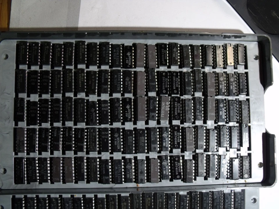 *ELEKTRONIK TEILE*74xxx SERIE KONVOLUT*ICs PLASTIK GEHÄUSE*NEU*MEHRERE TYPEN* - Bild 2 von 4