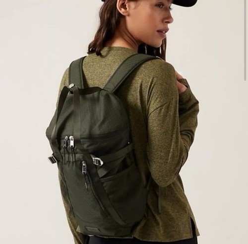 NWT $ 119.00 ATHLETA Excursion Backpack - Picture 2 of 8