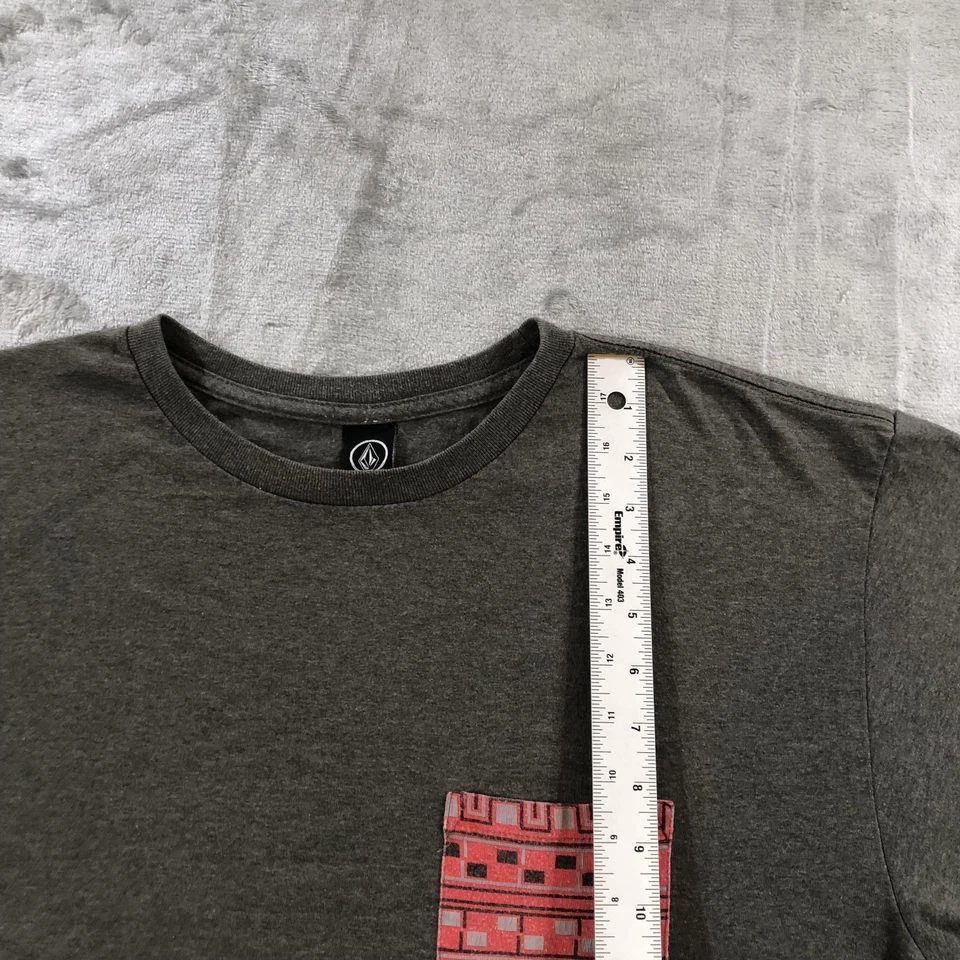 VTG Volcom Shirt Mens L Gray Short Sleeve Pocket Tee Red Geometric Chest Pocket - Image 4 of 4