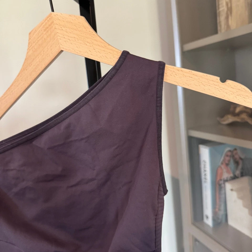 Sujetador Rick Owens Athena NUEVO Sujetador Deportivo Tejido Elástico Berenjena Un Hombro Nuevo con Etiquetas L Foto 3 de 4