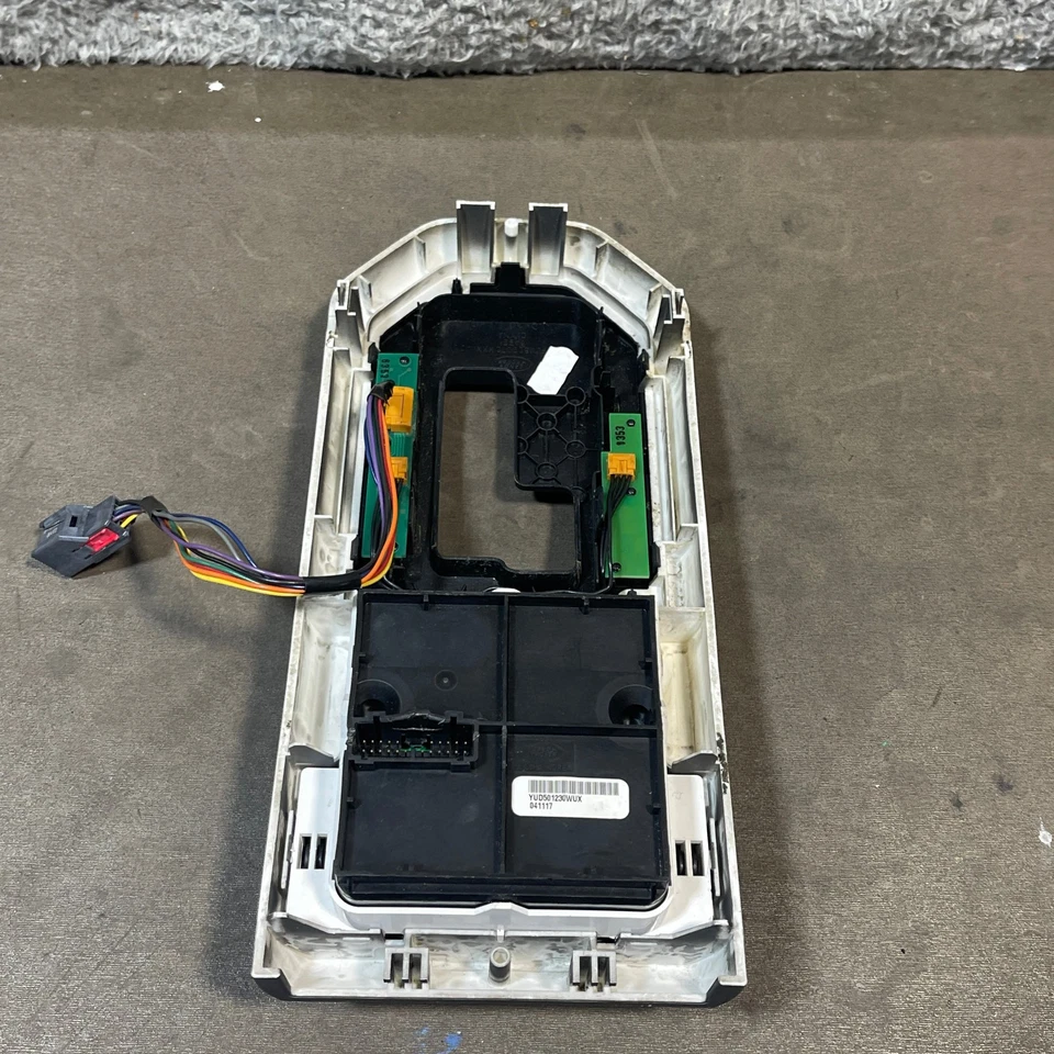 05-09 Land Rover LR3 palanca de cambios selector de cambios bisel de ajuste FJV500272XXX OEM Foto 3 de 4