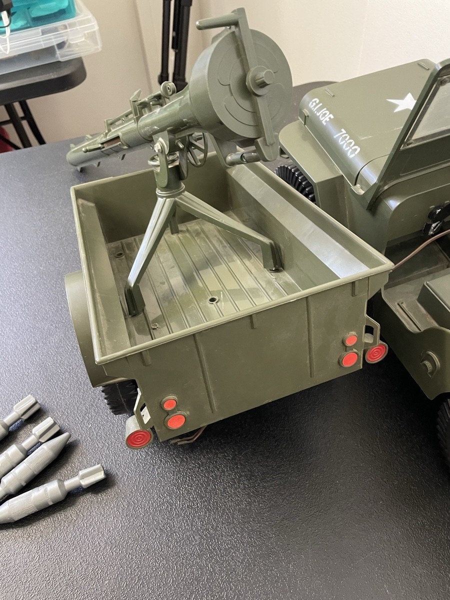 Vintage 1960s Hasbro GI JOE Official Jeep 7000 and Trailer Cannon