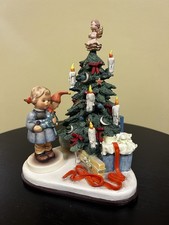Goebel Musikfest Collection Christmas Surprise Music Box Hummel