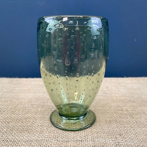 VINTAGE WHITEFRIARS 9356 SEA GREEN GLASS CONTROLLED BUBBLE FOOTED VASE - Afbeelding 2 van 7