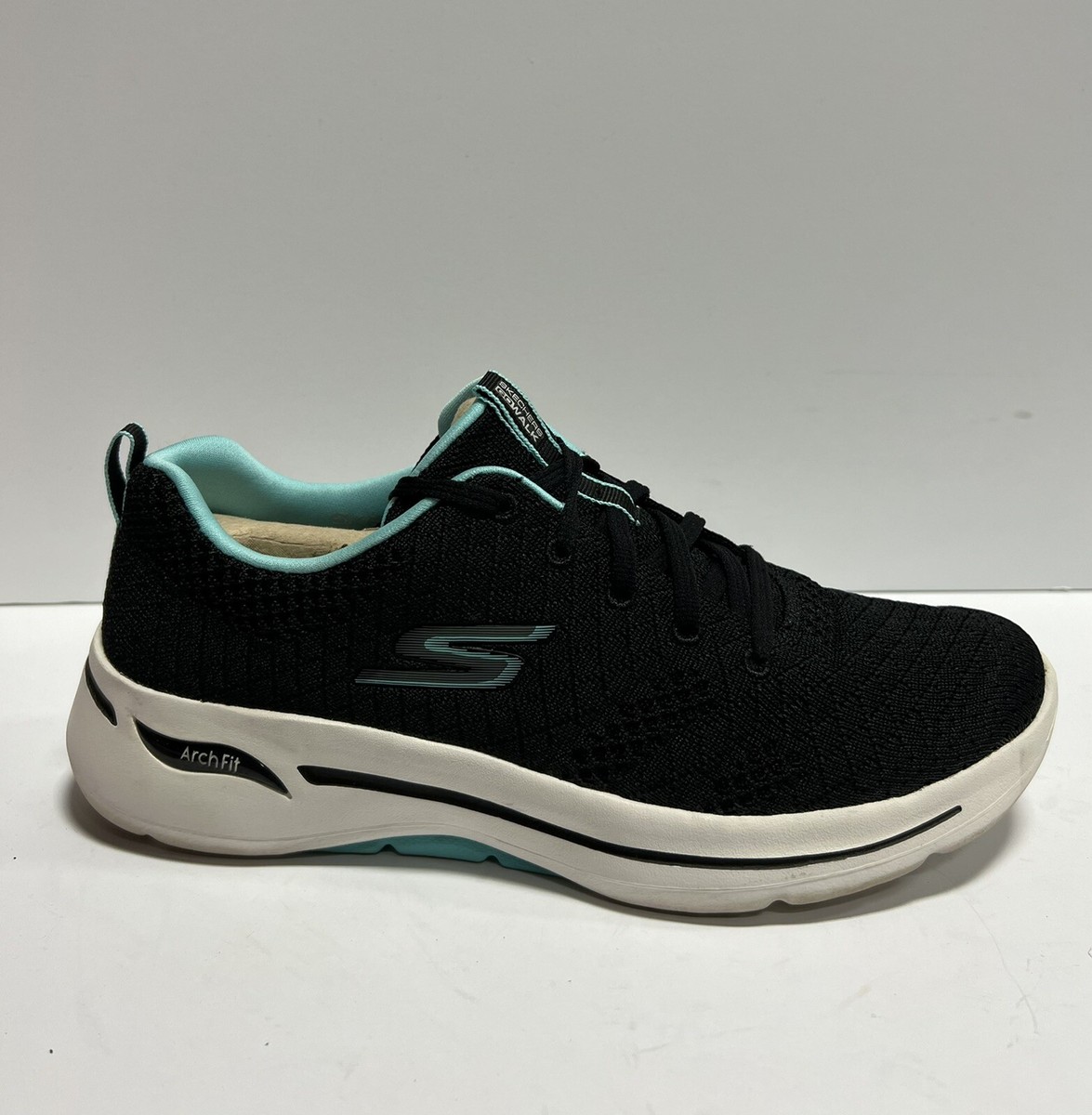Skechers Womens Go Walk Arch Fit Unify Sneaker Black 10W