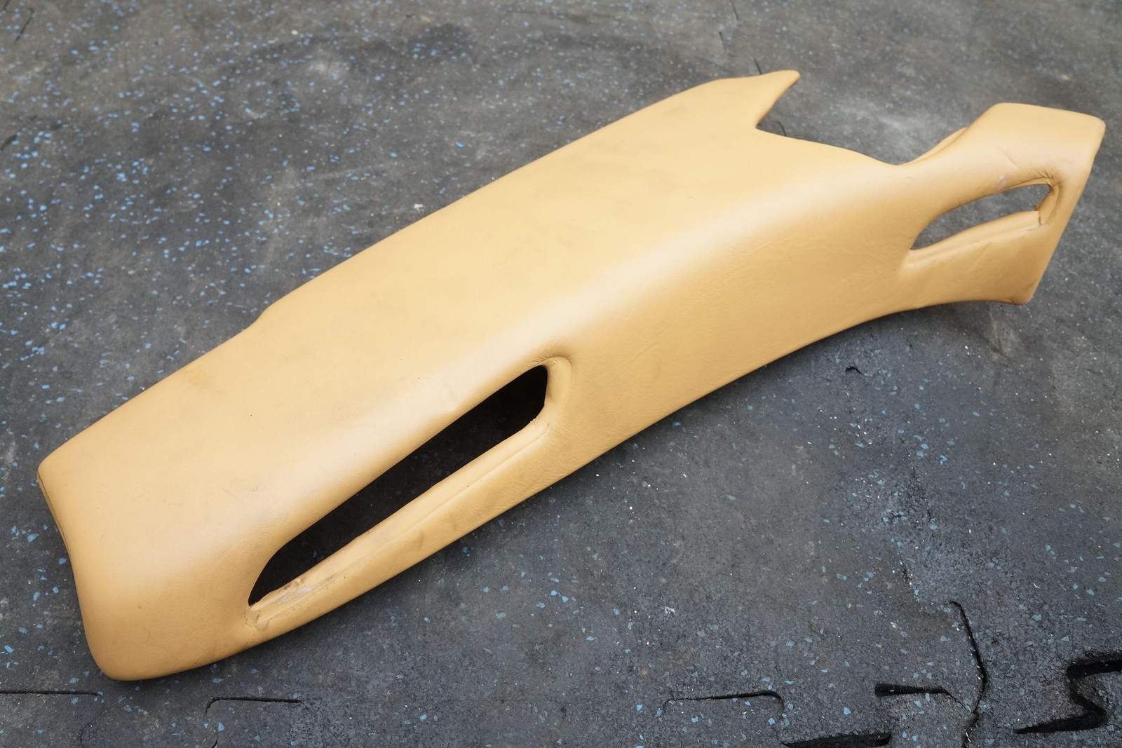 Rear Right Upper Quarter Trim Panel Molding Beige 81423700 Ferrari California 11