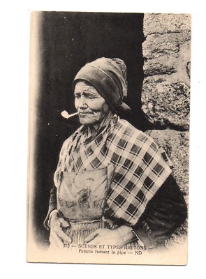 Szenen und Typen - Frau raucht Pfeife (A3290)