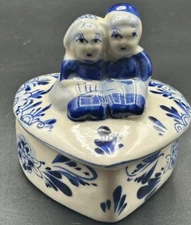 Vintage Blue  & White Chinoiserie Trinket Dish With Lid
