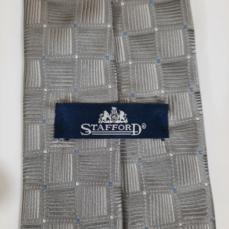 Stafford Mens 100% Silk Tie Necktie 58x3.75 Gray Silver Plaid Check USA Mint - Image 4 of 4