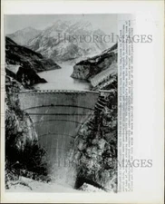 1963 Press Photo Vajont Dam which collapsed under earth slide in Italy.