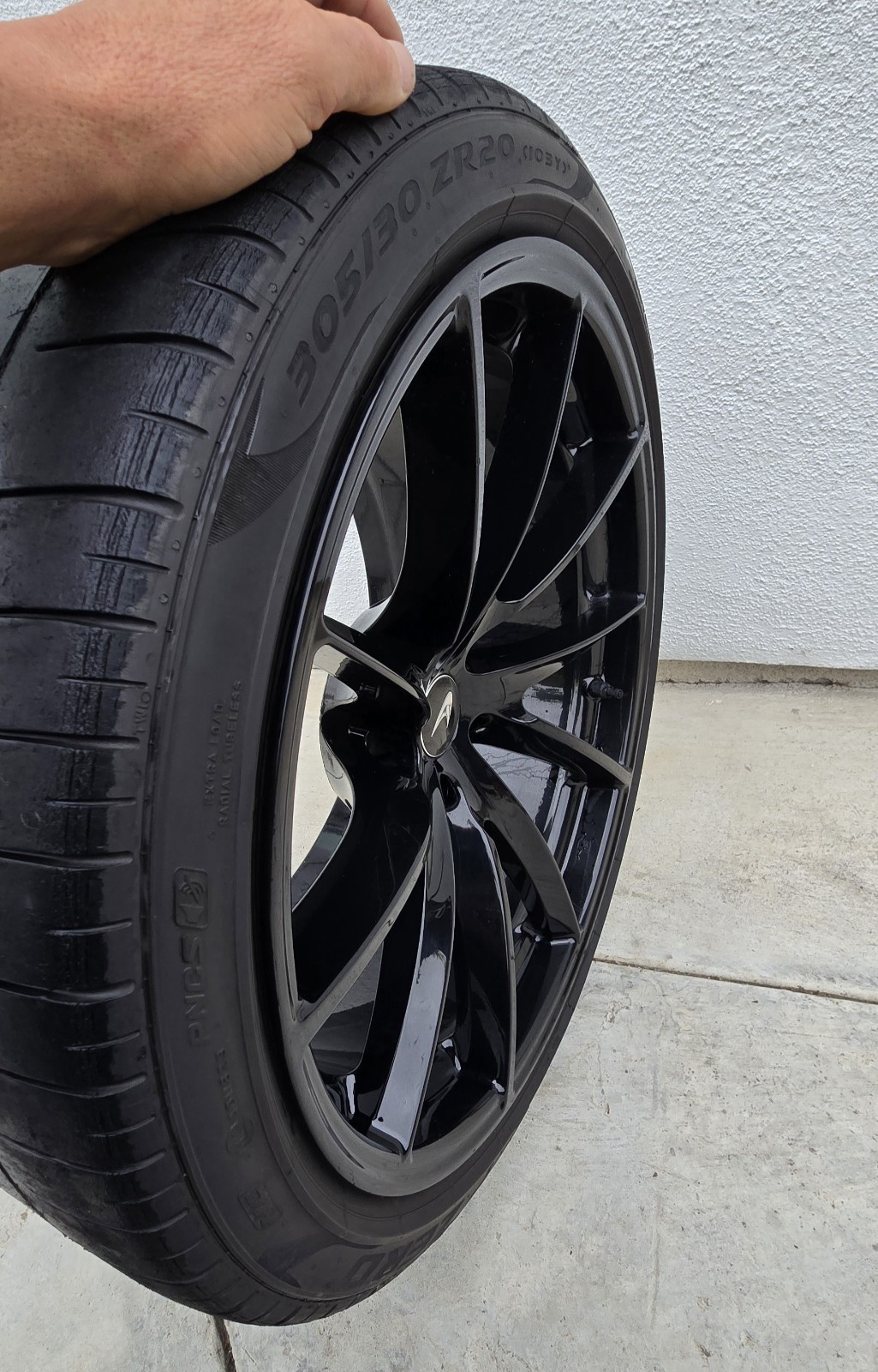 19 MCLAREN GLOSS BLACK RIM 720S OEM GENUINE WHEEL FORGED LIGHT 14B0405 Front 77