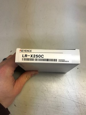 Keyence Laser Sensor 250mm 4-Pin LR-X250C, New, Factory Sealed