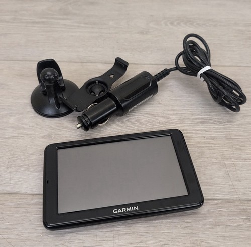 Garmin nüvi 2555LM 5” GPS Navigator Mount Bracket Charger Bundle Tested Works