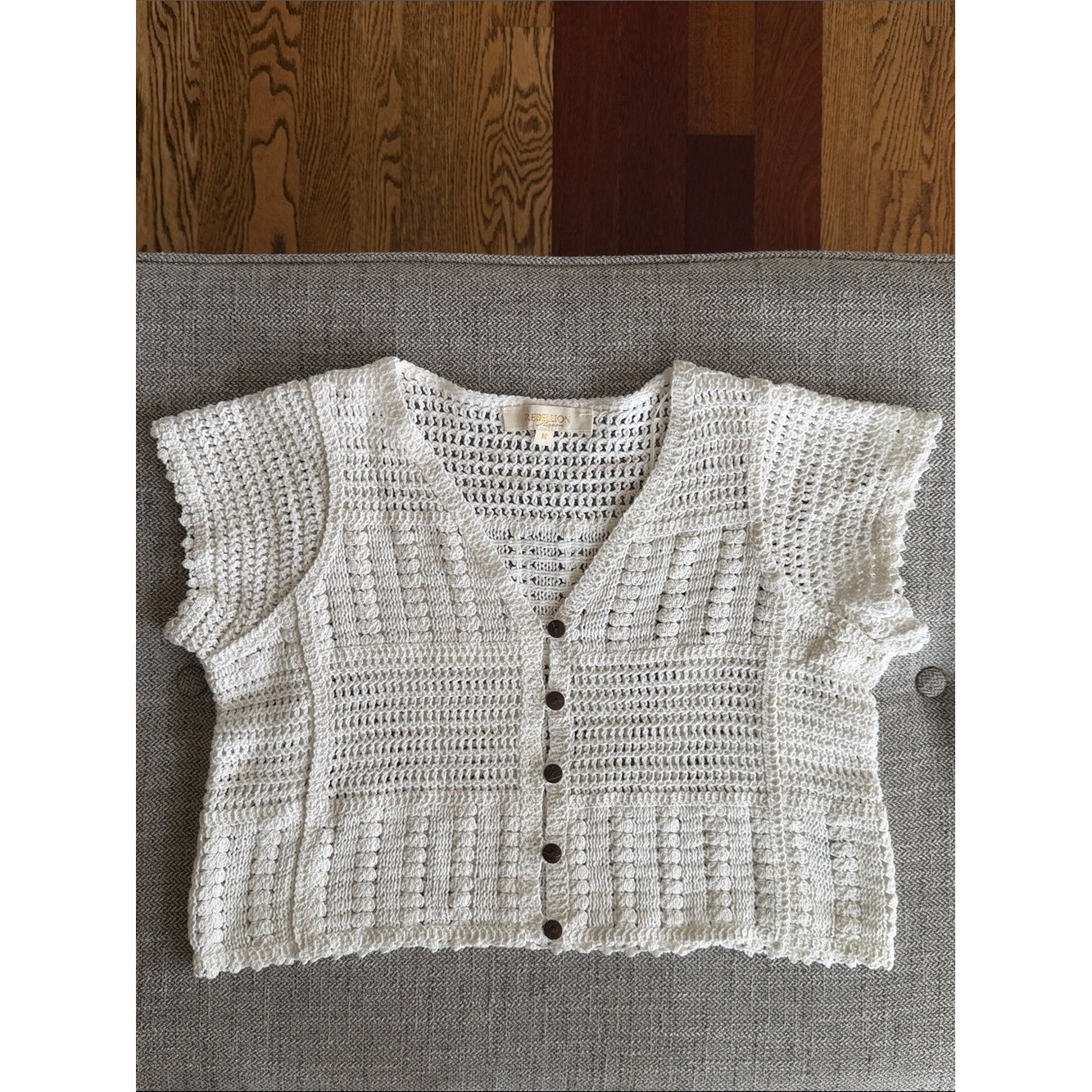 Rebellion White Crochet Cropped Button-Front Knit Top 100% Cotton. Womens Size M