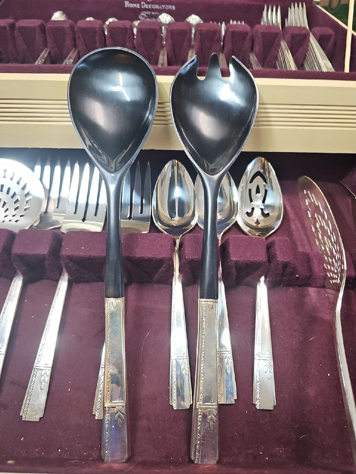 Juego de artículos planos Oneida GRENOBLE 1938, 80 piezas. Completo para 8, placa de plata Foto 2 de 4