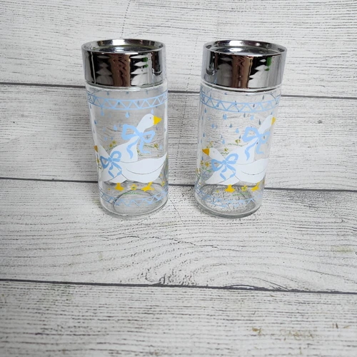 VINTAGE Anchor Hocking Salt and Pepper Shakers Farm Country Ducks  4 3/4" TALL