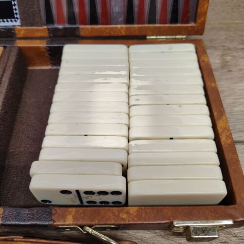 Travel Board Game Magnetic Box - Chess - Bakelite Dice - Picture 4 of 13