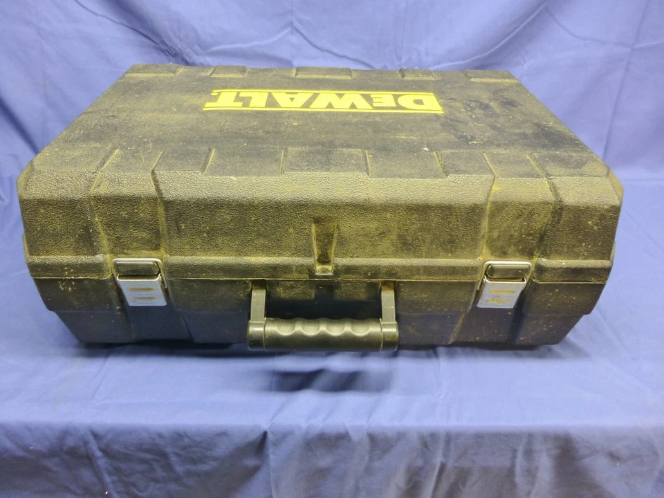 Dewalt 18v Power Tool Set Bundle, Hammer Drill, Reciprocating & Trim Saw & Case - Image 3 of 4