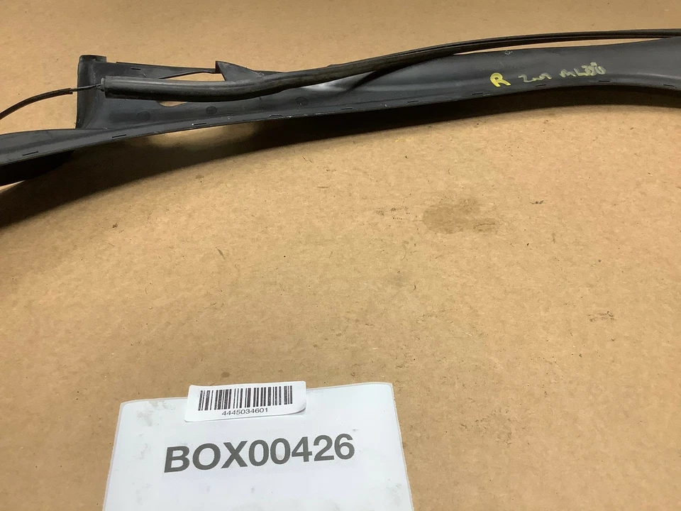 Mercedes-Benz ML350 2007 maletero de pasajero trasero cubierta de pilar D panel protector OEM+ Foto 2 de 4