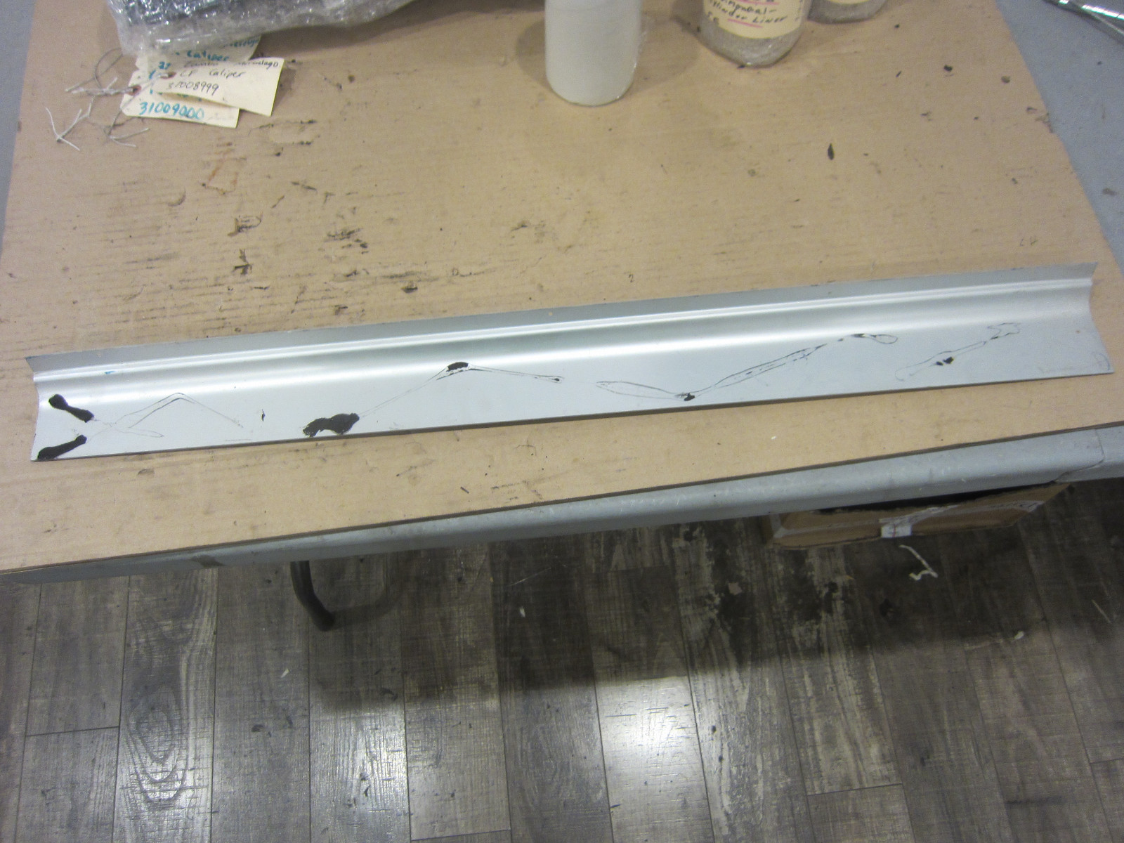 Maserati 4200 - LH Underdoor Moulding / Kick Plate - P/N  386100313