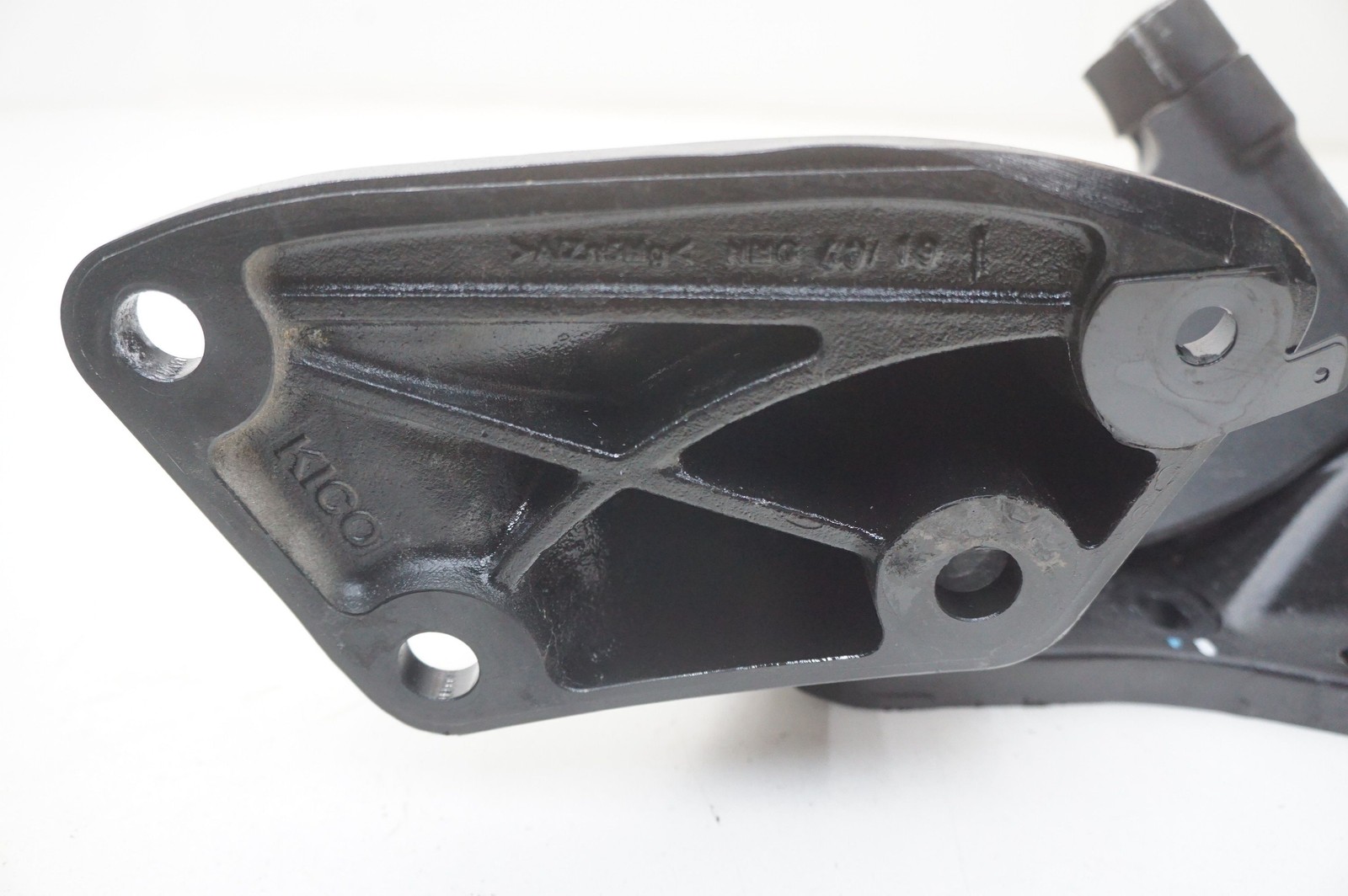 McLaren GT 2022 FRONT+LEFT Door hinge