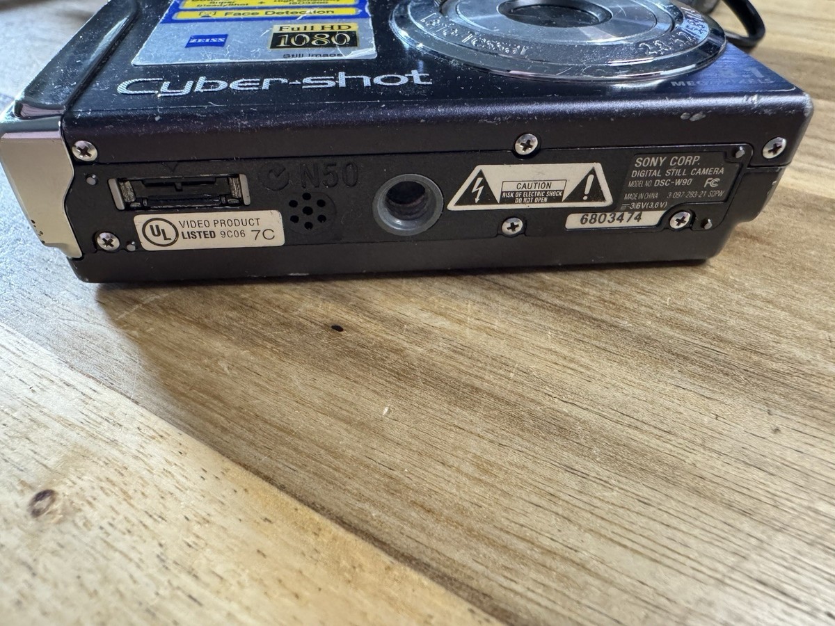Sony Cyber-shot DSC-W90 8.1MP Digital Camera Works Black Battery
