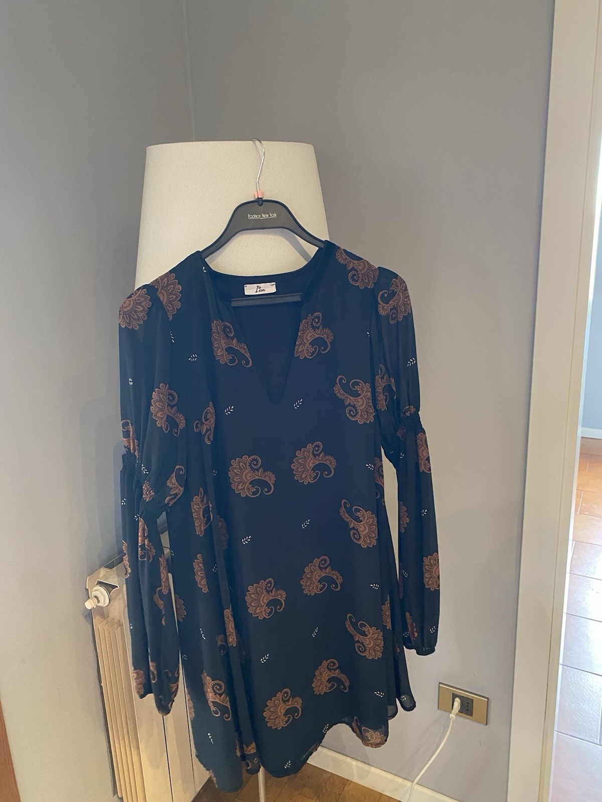 Rinascimento abito donna da ballo nero/marrone paisley S scollo a V manica lunga