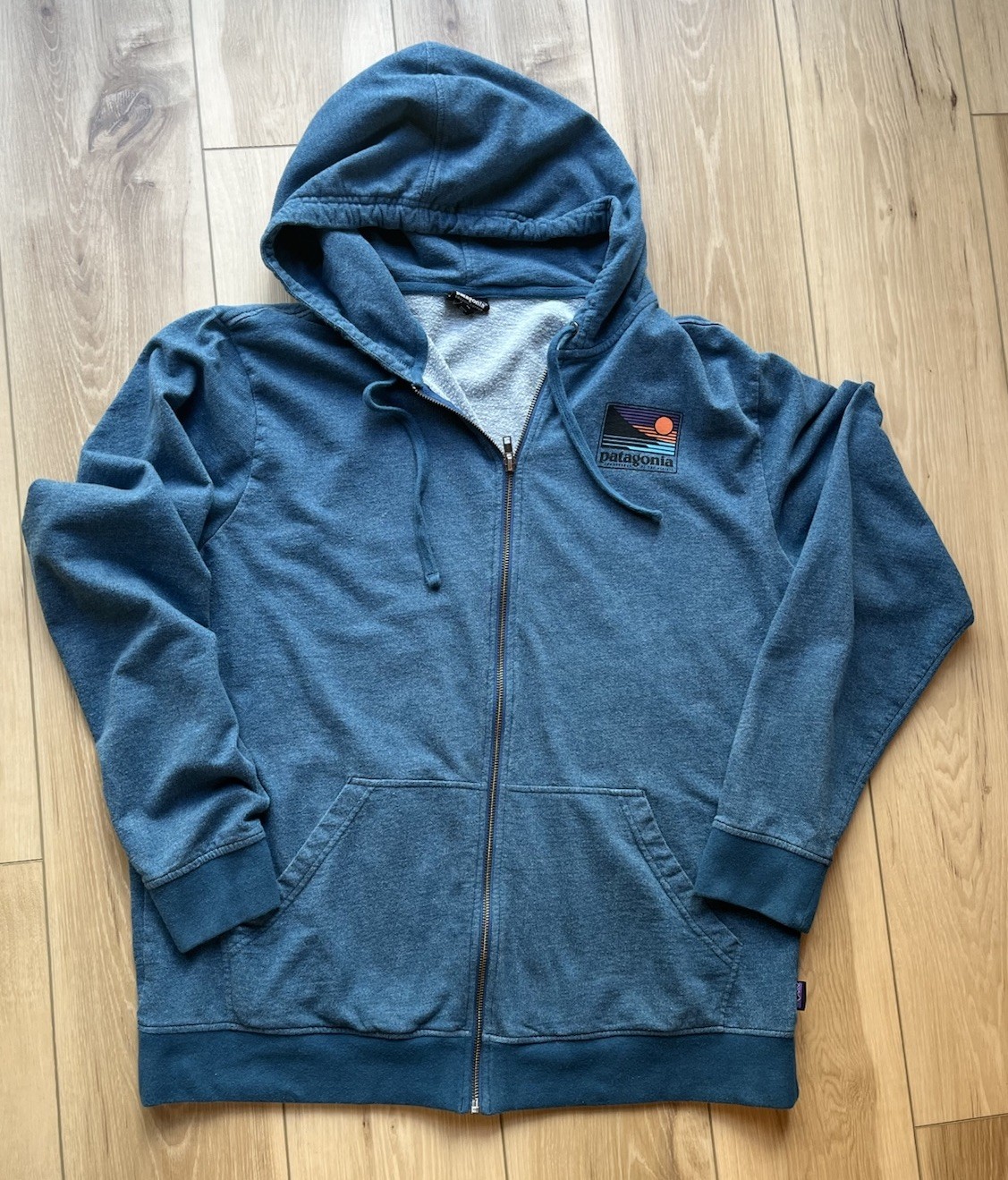 Patagonia Worn Wear Mens XL Lightweight Full Zip Hoodie Stone Blue Sunset Logo