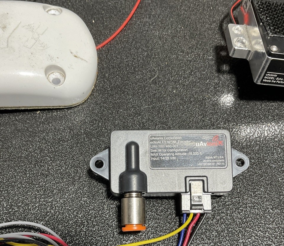 uAvionix echoUAT ADS-B Transceiver SkyFYX GPS EchoALT Encoder And ...