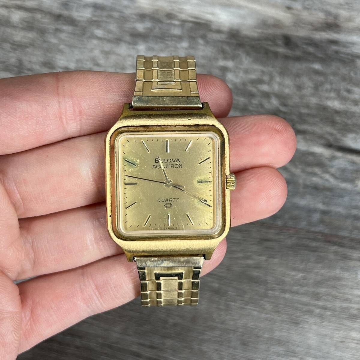 bulova accutron square