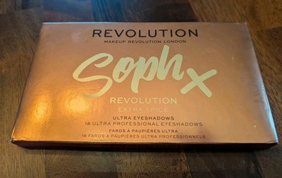 Revolution Eyeshadow Palette - EXTRA SPICE 18 Colors Soph X Ultra Makeup NEW