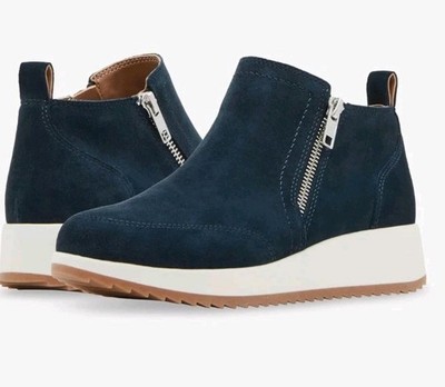 Blondo Womens Ellorie Waterproof Shoes. Size 8M. Navy Suede