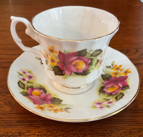 Vintage Elizabethan English Fine Bone China Pink Yellow Rose Teacup Cup & Saucer - Picture 1 of 8