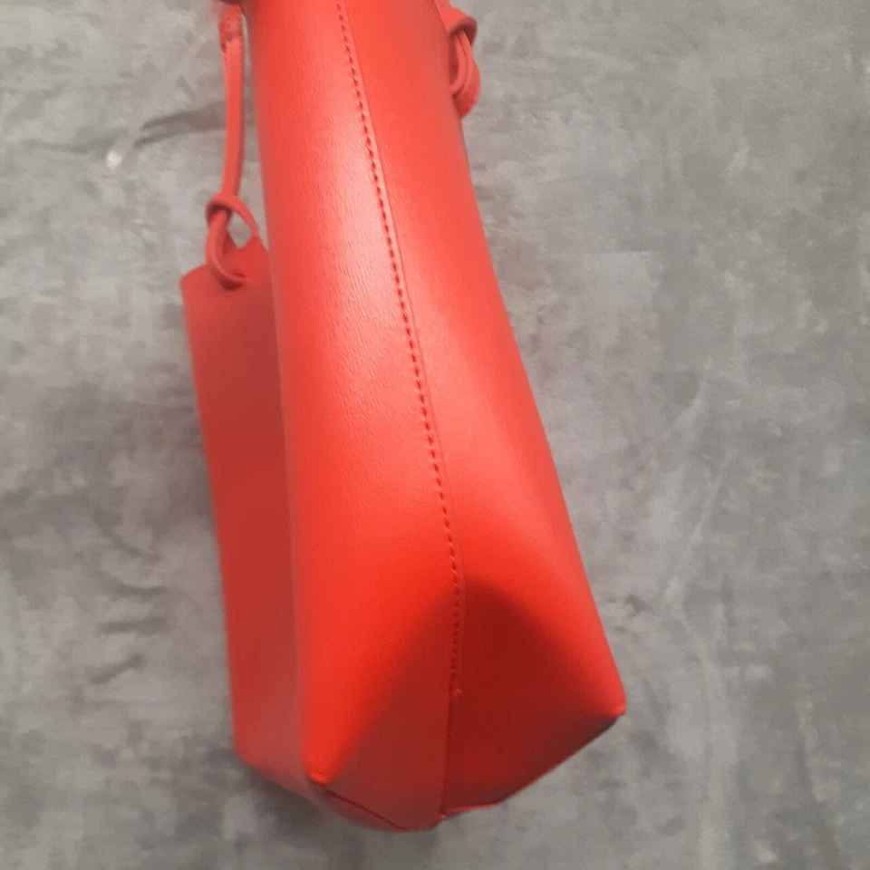 Bolso de Mano NEIMAN MARCUS Exclusivo Cuero Sintético Rojo Coral Foto 3 de 4
