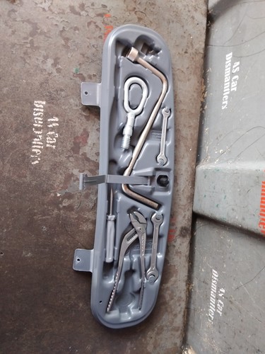 BMW E46 Coupe Boot Tool Kit 1094910 - CA3 #10