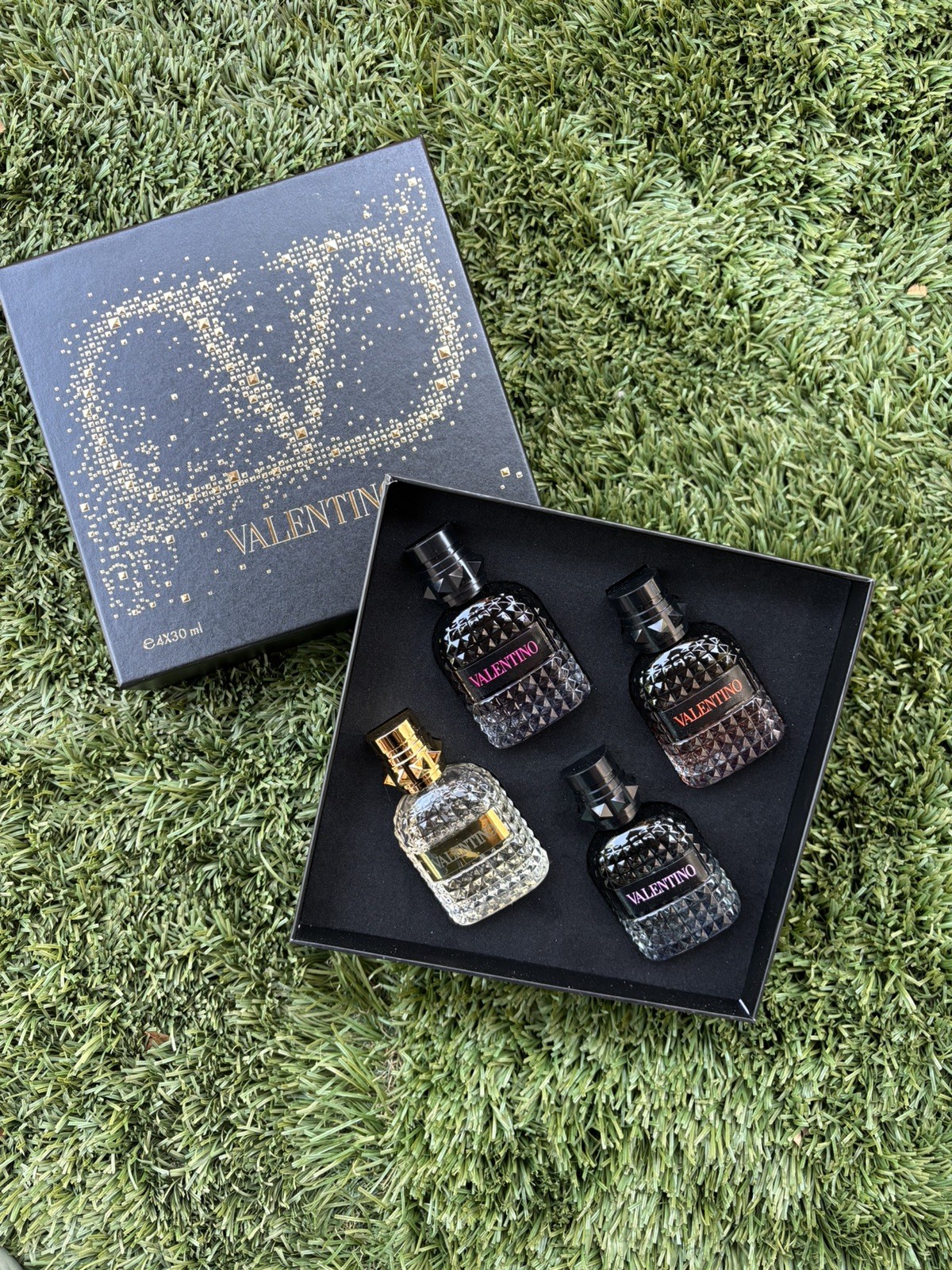 Valentino Born in Roma For Men  1.0 oz 30 ml Gift Set of 4