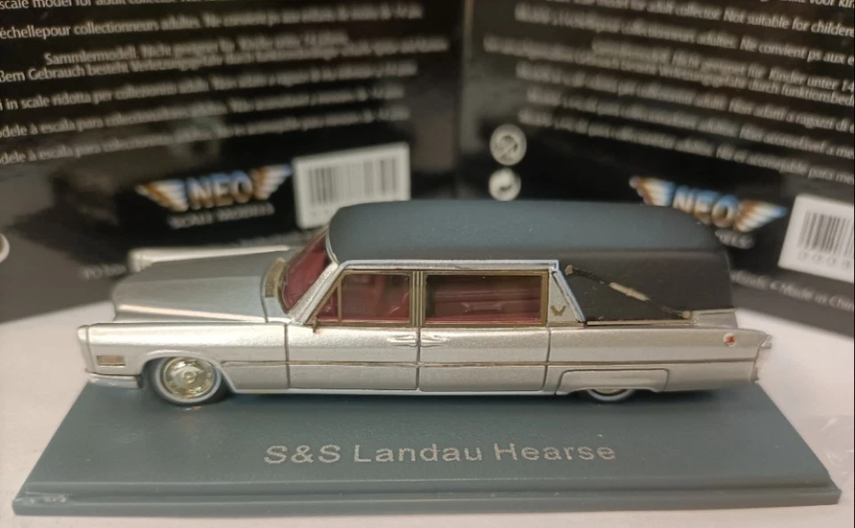 Neo 1:87 Cadillac S&S Landau Hearse Coffin Cart and Spiritual Cart Model - Image 2 of 4