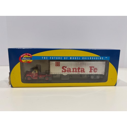 Camión Mack B Athearn 93192 escala HO con remolque Santa Fe de 40 ft rojo plateado | Condition: Used