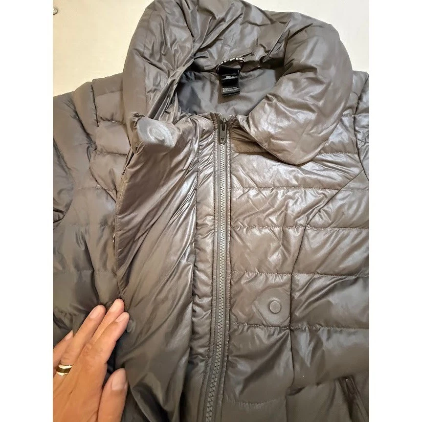 The Northface 550 Down Midi 女式 XL 灰色拉链磁性纽扣绗缝保暖。 — 第 2/4 张图片
