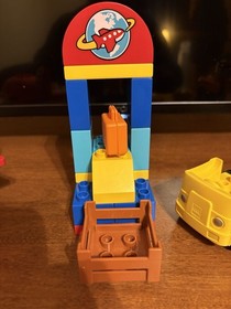 Lego Duplo Airport 10590 Airplane Luggage Pilot
