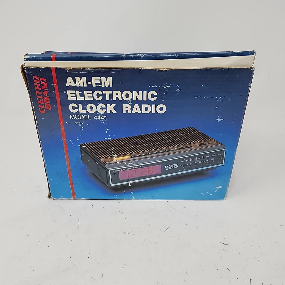 Radio Reloj Electrónico AM/FM Marca Electro Vintage Modelo 4441 Nuevo de Lote Antiguo En Caja  Foto 2 de 4