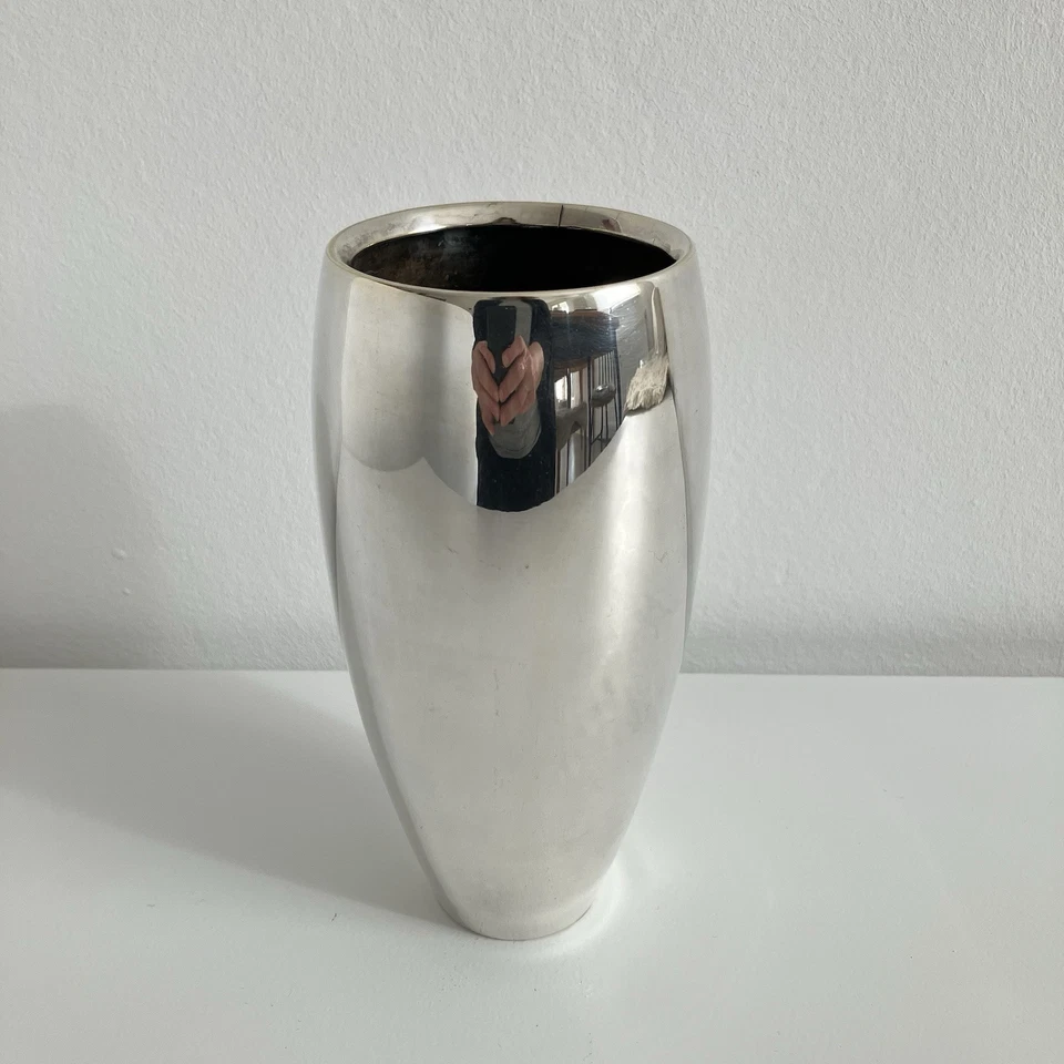 Klassische Vase von H. R. W. Fink Metall versilbert 1980er Jahre - Bild 2 von 4