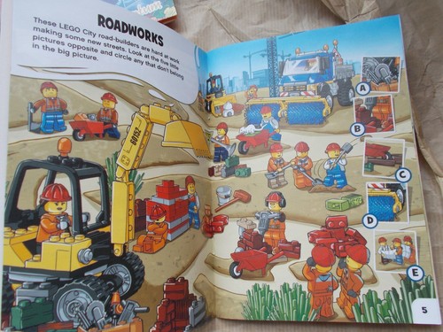 NEW LEGO MOVIE CITY ACTIVITY BOOK & MINIFIGURE, 2019 ANNUAL, PICK - Picture 25 of 47