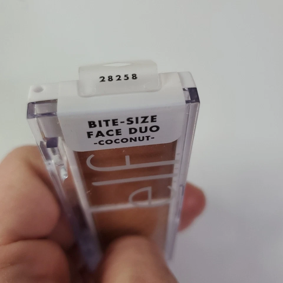 e.l.f. Bite Size "Coconut" Highlighter & Blush Face Duo NEW  - Image 4 of 4