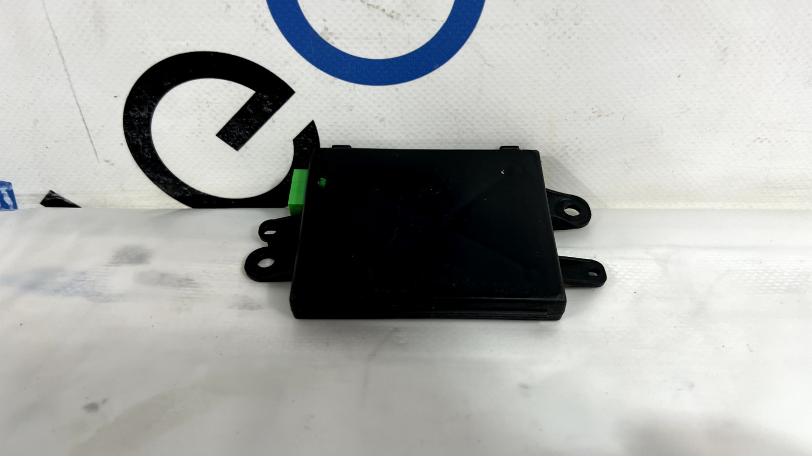 2011 ASTON MARTIN VANTAGE REMOTE CONTROL KEY SYSTEM CONTROL MODULE 30710072 OEM