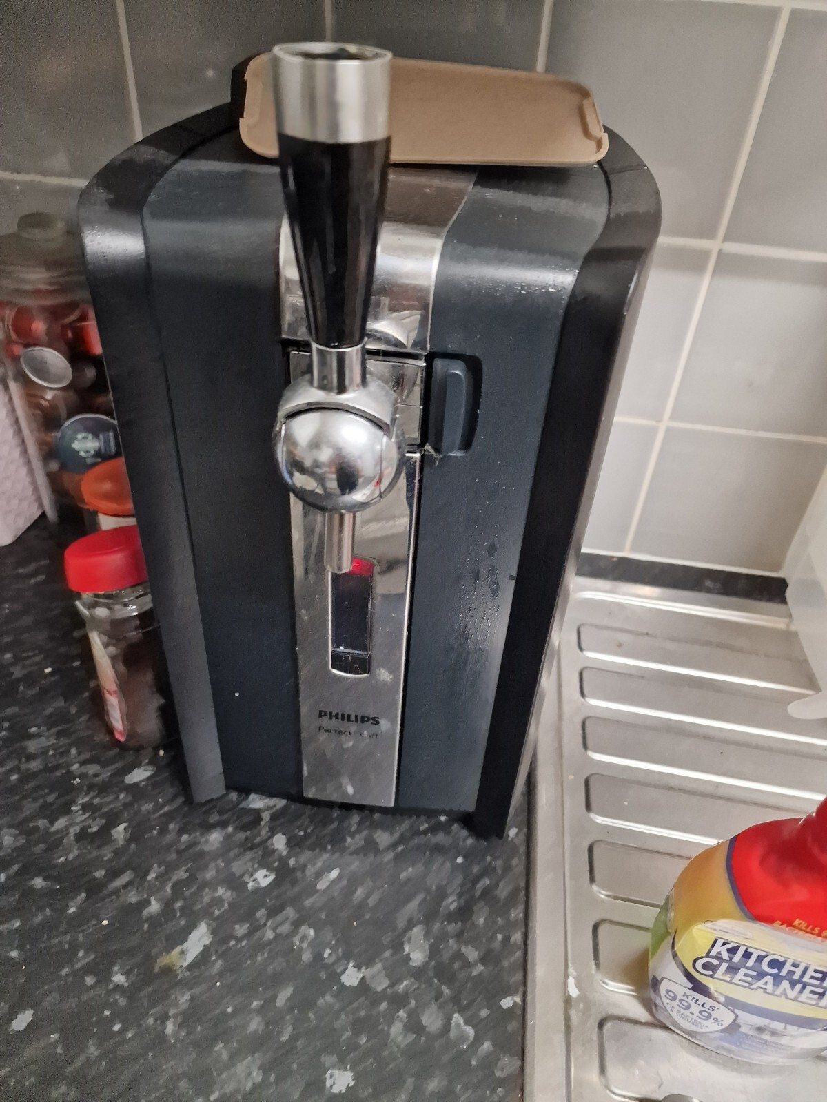 Philips Perfect Draft Home Beer Dispenser Keg System Machine HD3720/25