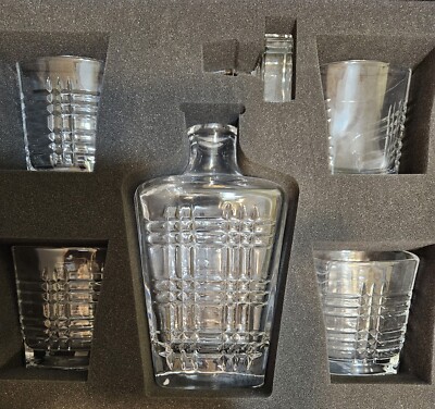 Maketh The Man Art Deco Whiskey Decanter & 4 Glasses Set In